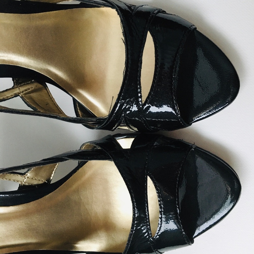 Carlos by Carlos Santana “Rescue” patent wedge